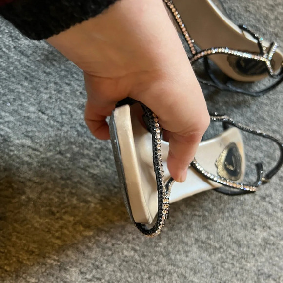 Rene Caovilla
Crystal-Studded Satin T-Strap Sandal, size 37 - Picture 9 of 13